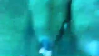 Милфа-жена мастурбирует на солярии в любительском видео sexymilfsue