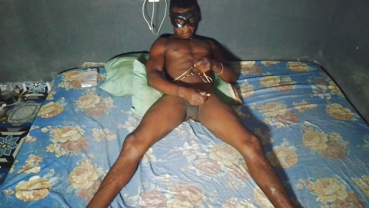 Saya sedang menunggu teman wanita saya untuk kemudahan mula menonton