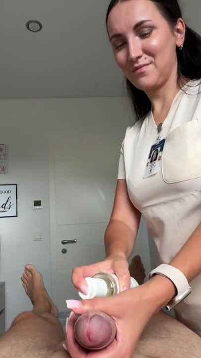 Only 10 Minutes Left: Masseuse Jerks and Sucks Client Dry Before the Next Client | Clip 2