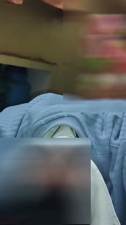 Pyasi jawan stepsister ko ungli dalke chut me bada lund daala desi chudai | Clip 1