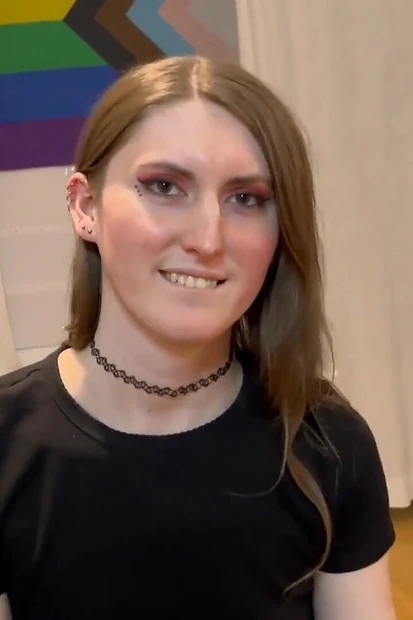 妓女lincia的第一部色情片