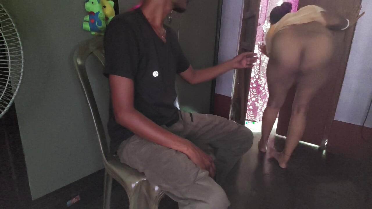 Teyze benimle coşkuyla sevişti, seksi moddaydı