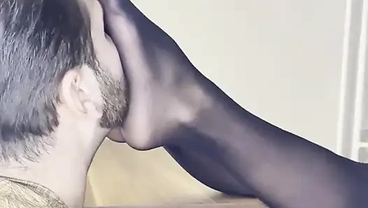 Addicted to Valerias Feet - Nylon Foot Worship (part 1)