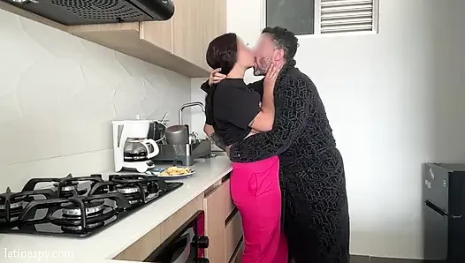 Dapur dengan payudara latin bagian 2