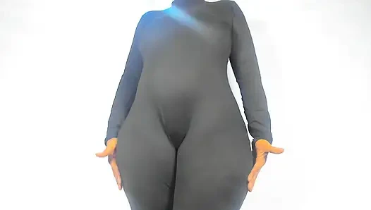 Majikan kulit hitam dengan pantat bahenol lagi asik ngentot sama majikan dominannya...