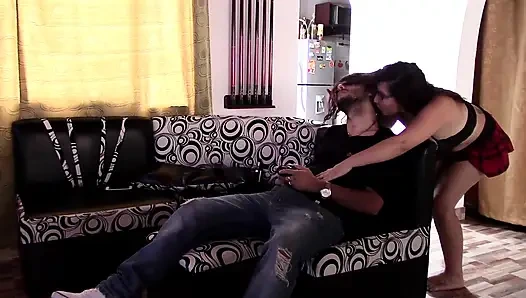 Jazmin lutscht mich, während ich xbox spiele