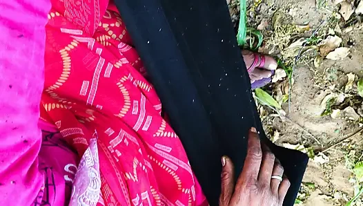 Bhabhi Ji Ne devar ji ka land munh mein liya desi khet mein chudai