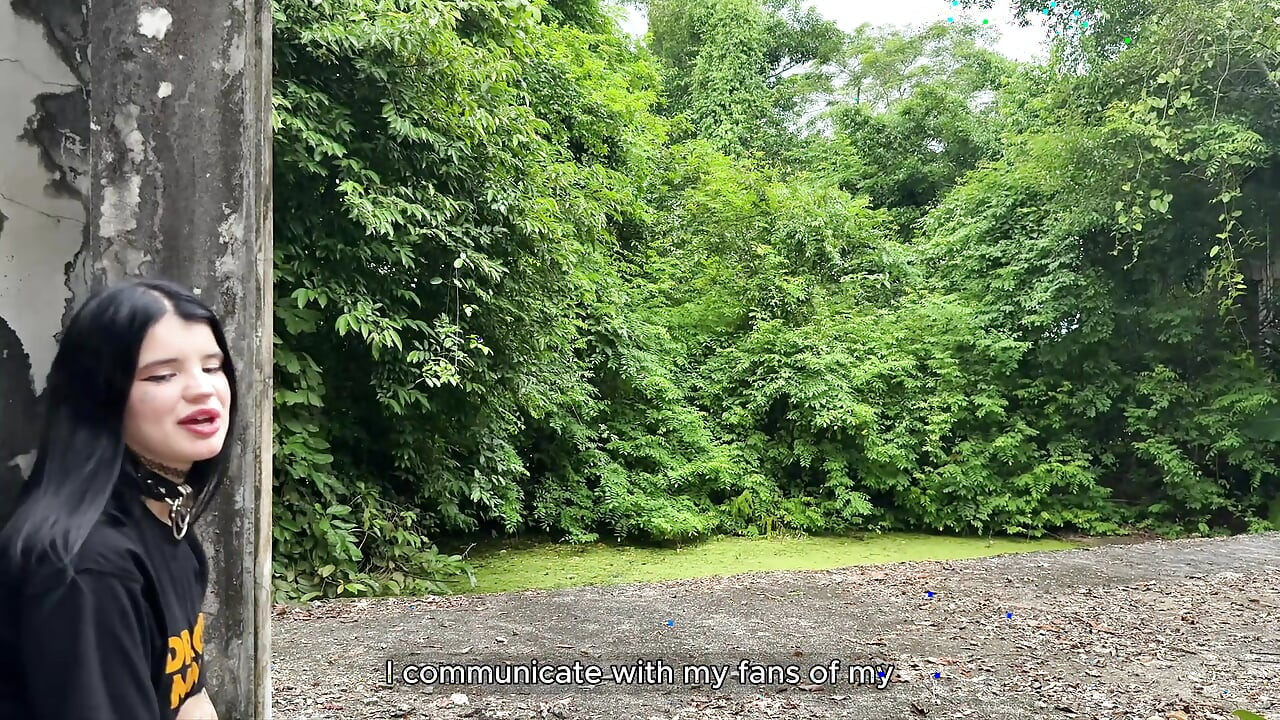 Побачення з альт-дівкою закінчилося жорстким сексом і глибоким мінетом у покинутому місці