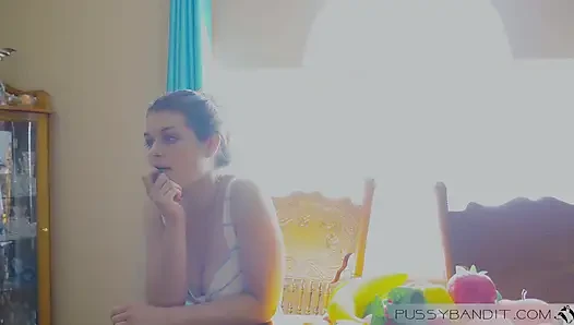 Anastasia rose fickte den freund ihrer stiefmutter