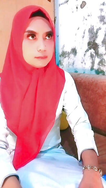 Indonesia hijab travesti entrenamiento anal