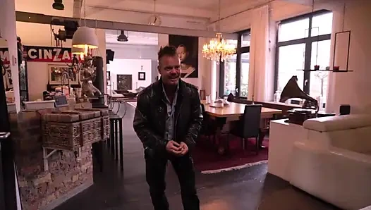 Bunte Lange Haare Und Verrückte Dicke Lippen