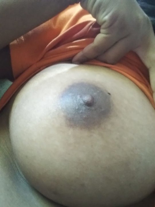 Une indienne desi bhabhi montre ses seins, son cul et sa chatte 31