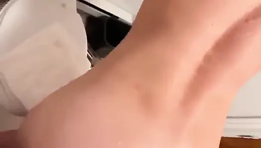 Halka açık işeme, riskli sakso, göt yeme ve duşta büyük dölleme!
