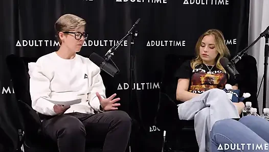 Gizelle Blanco ve Anna Claire Feromonları Bulutlar, Makaslama ve Çalı | Adult Time Podcast