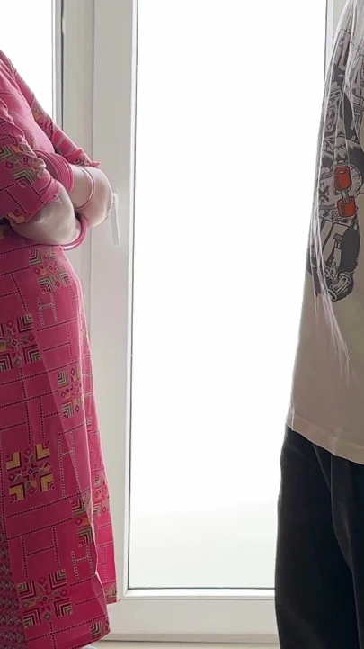 阿姨的楚岱大屁股继姑，被年幼的侄子狠狠地丢了女用避孕套。