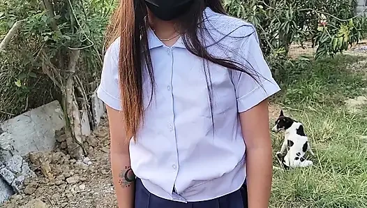 INNOCENT SCHOOLGIRL BEGGING HIS STEPDAD TO FILL HER FEELING HORNY