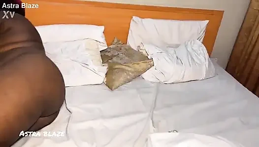 Тройничок в качестве сахарной мамы трахают два больших хуя очень красиво