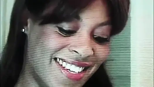 Büyük memeli zenci lezbiyenler bahçede parmaklıyor