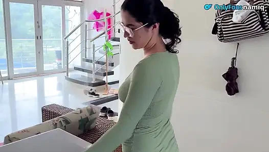 Unfaithful Bitch Fucks the First One That Grows