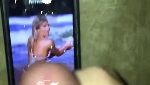 Barbie boş aka kelly kelly üzerinde boşalmak
