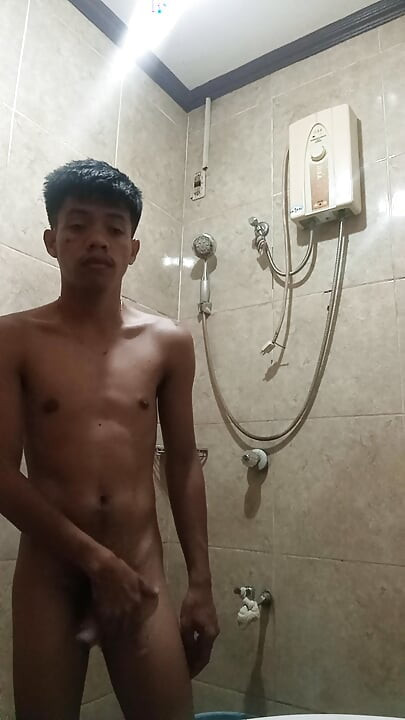 #1 Creator Jameson Official Gets Soaked: Shower Piss & Cum