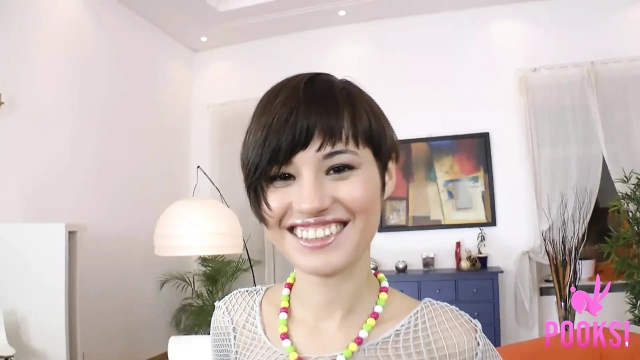 完整视频! 火辣短发黑发女郎Michelle B被超级肛交并被内射!