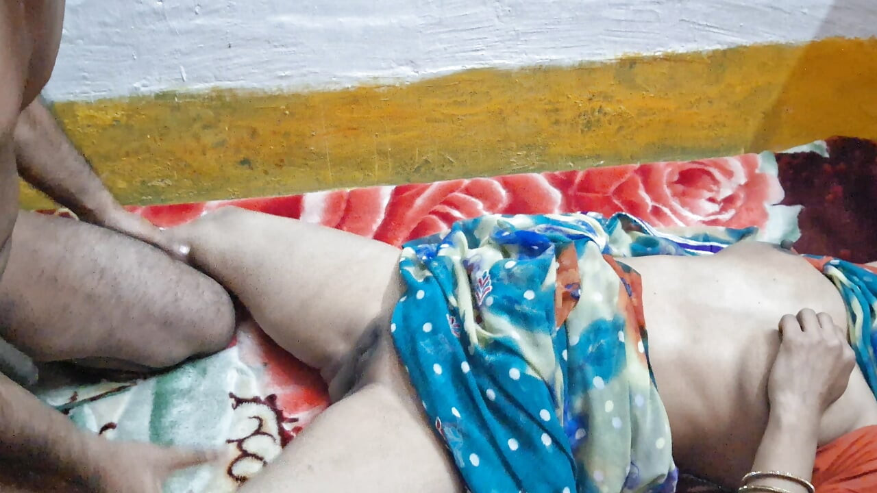 バストのメイド女性のセックス