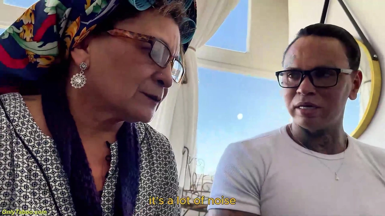 mature gets ass fucked by real estate agent