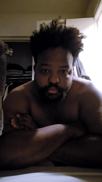 Laisse-moi coquine pendant que je te montre ma bite