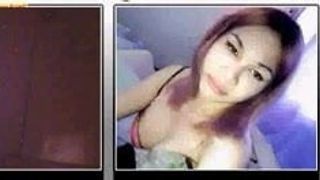 Sperme épais pour une fille en webcam