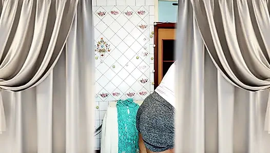 Lukerya forgot to close the door and now dreams that the man will appear.