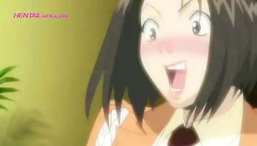 Olgun orta yaşlı seksi kadın yabancı kadın hepsine tanık olurken seyirciyle yoğun ıslak sakso çekiyor