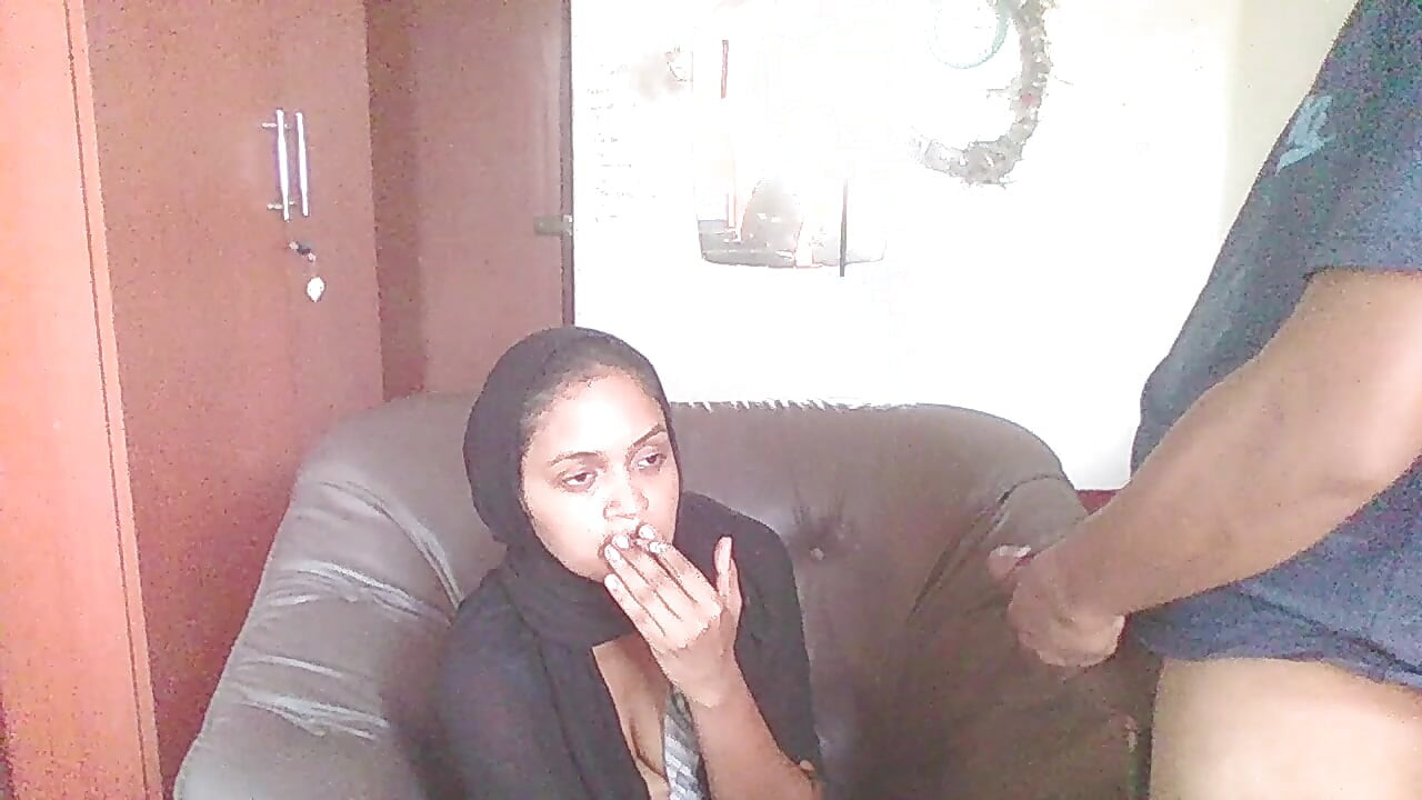 Behind the Scenes of Hijab Office MILF Had a Visitor Neighbor Boy