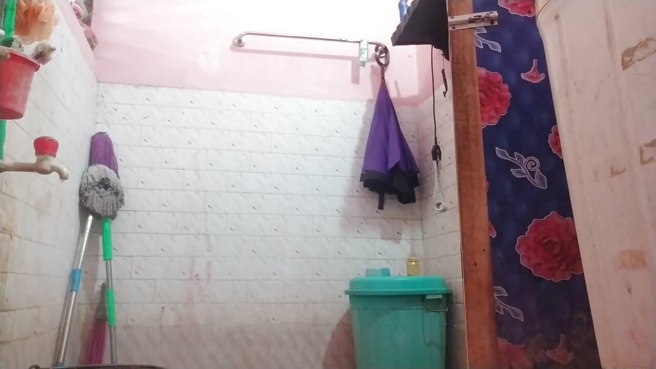 Tamil10inchesbbc Sexy Shaving and Bathing Session and Surprise at End Part 1
