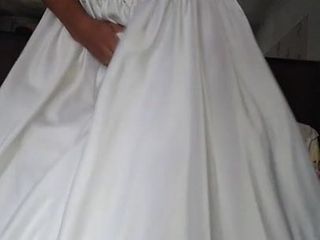 Quinceanera в атласном платье