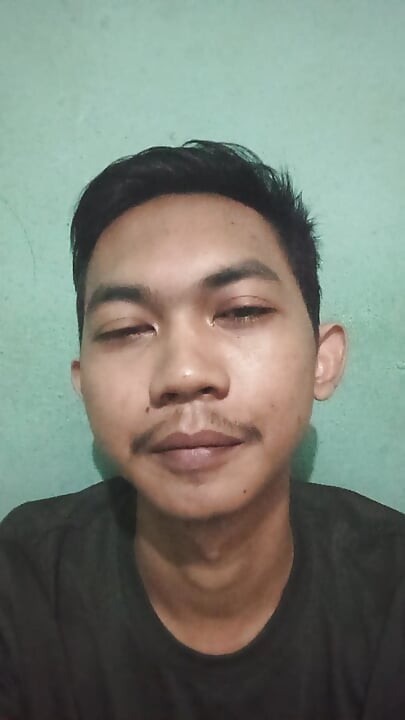 Este joven necesita cariño y atención