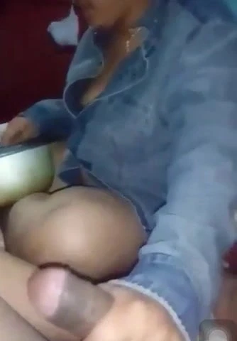 Elle suce en mangeant