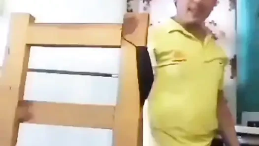 Boksördeki İsa penisine dokunuyor derlemesi #4