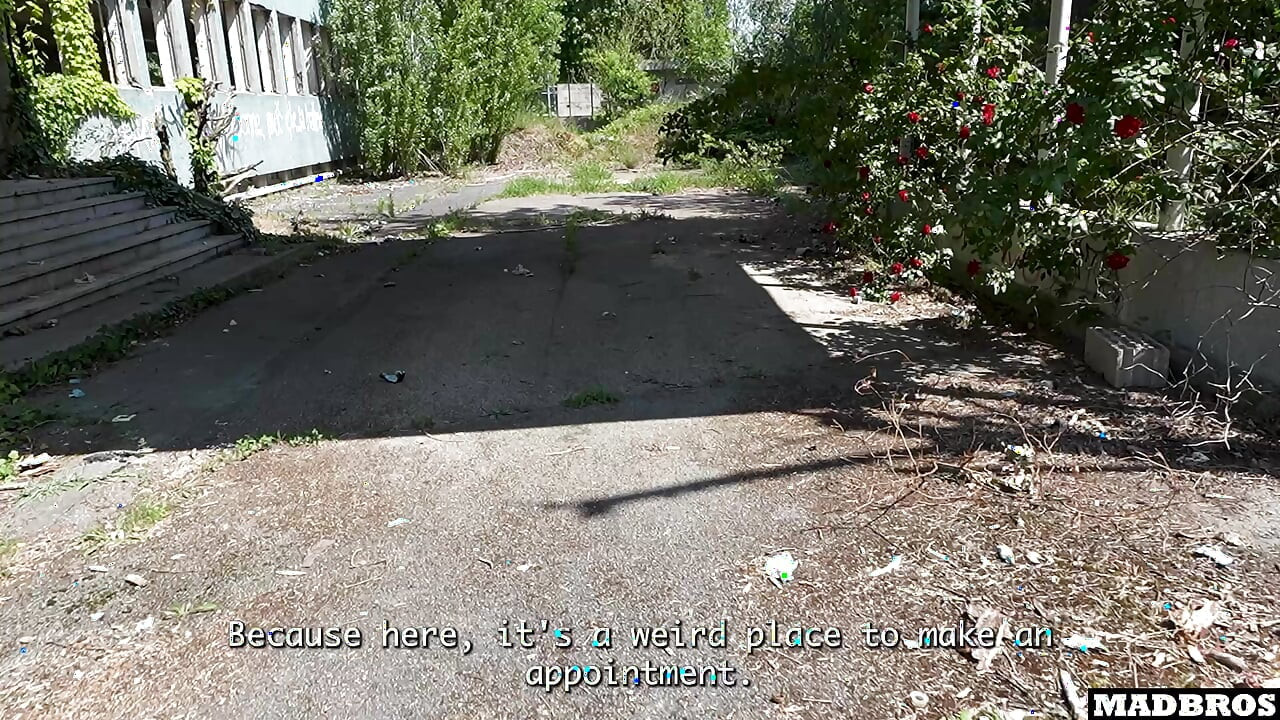A Brazilian Housewife Became Crazy Enough To Call Us Just To Be Fucked In Anal in An Abandoned Building !!!