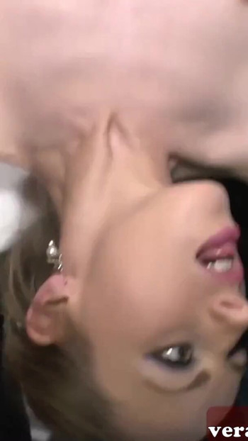 Güçlü an "Hardcore boşalmak takas Creampie toplu tecavüz parti sıska genç"