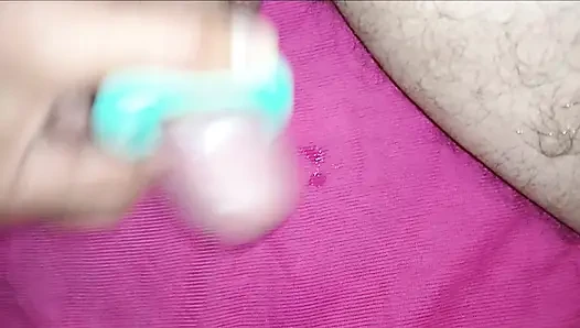 Yakışıklı adamın fillerine bak boşalıyor