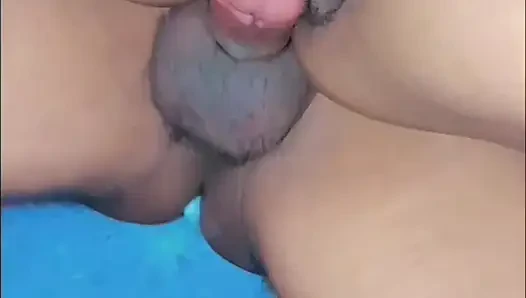 Memek cewek sange ini dijilat dan dientot gaya doggy habis-habisan - close up