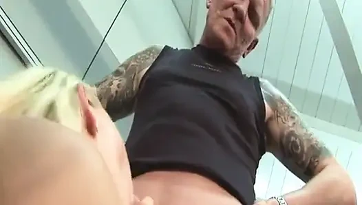 Ateşli Sarışınlarla Bağlı Döl Esareti Sikiş Festivali