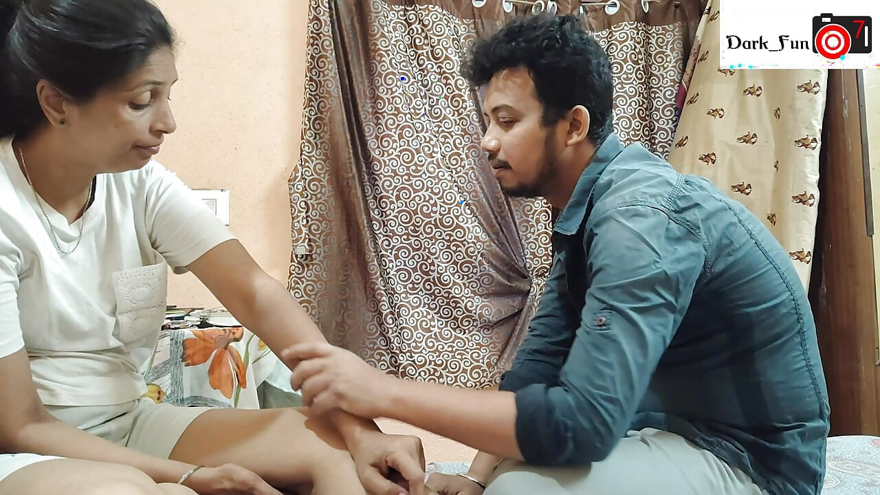 SERVEY KARNE AAKE GHAR PE AAKELI LARKI KO CHOD DALA