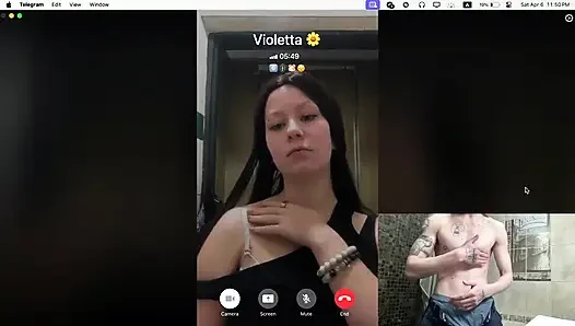 Вебкам-модель заставляет его кончить дважды через приватный звонок!