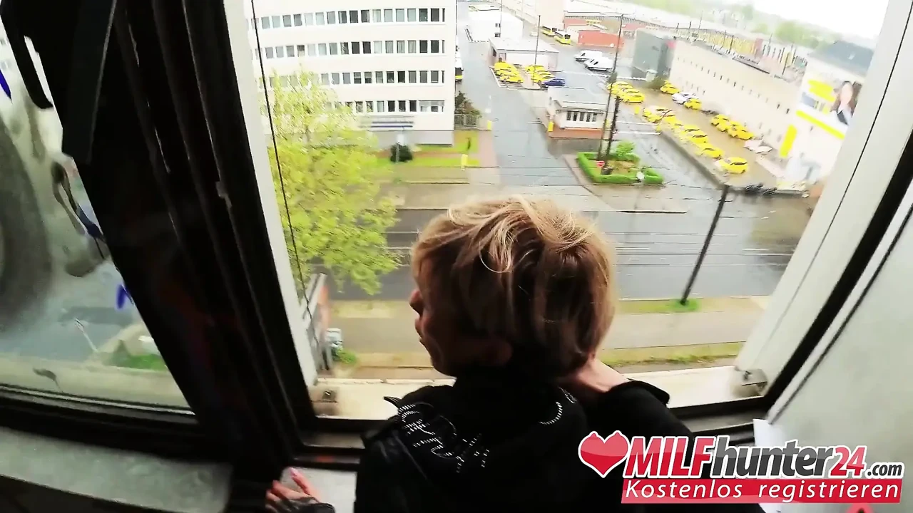 MILF hunter fucks skinny Vicky Hundt hard! (GERMAN)