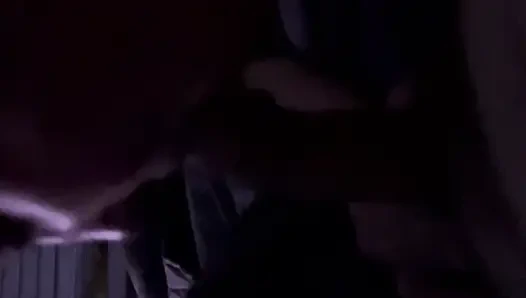 Kitten mengisap kontol