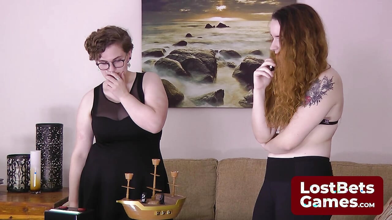 Ihre Strip-Piraten der Piraten, die vorsichtiges Spiel dehnt das Spiel