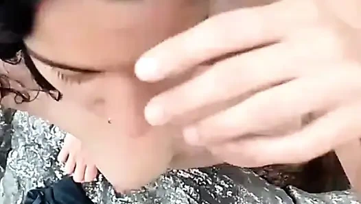 Gerçek bakış açısı oral seks - azgın latin yabancıyı emiyor