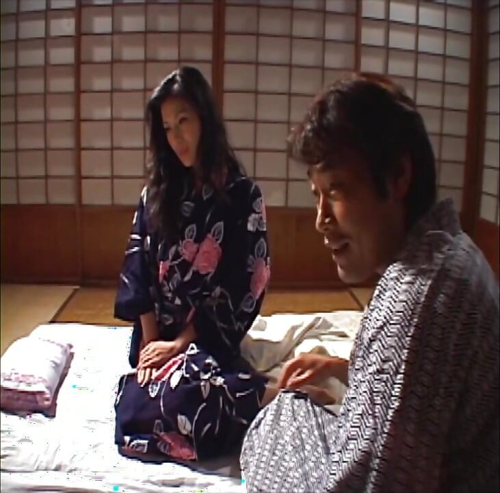 P128G06 A daughter working as a maid in the home of a large suburban landowner in the early Showa period. One night, the young master and his wife teach her sexual lessons... 3PSEX brings pleasure to first-time experiences!